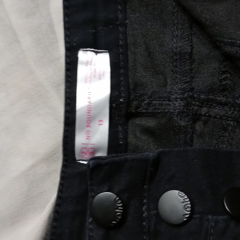 No boundaries black shorts. Size 13